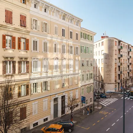 Apartamento Bright In The Viale Xx Settembre Area Trieste